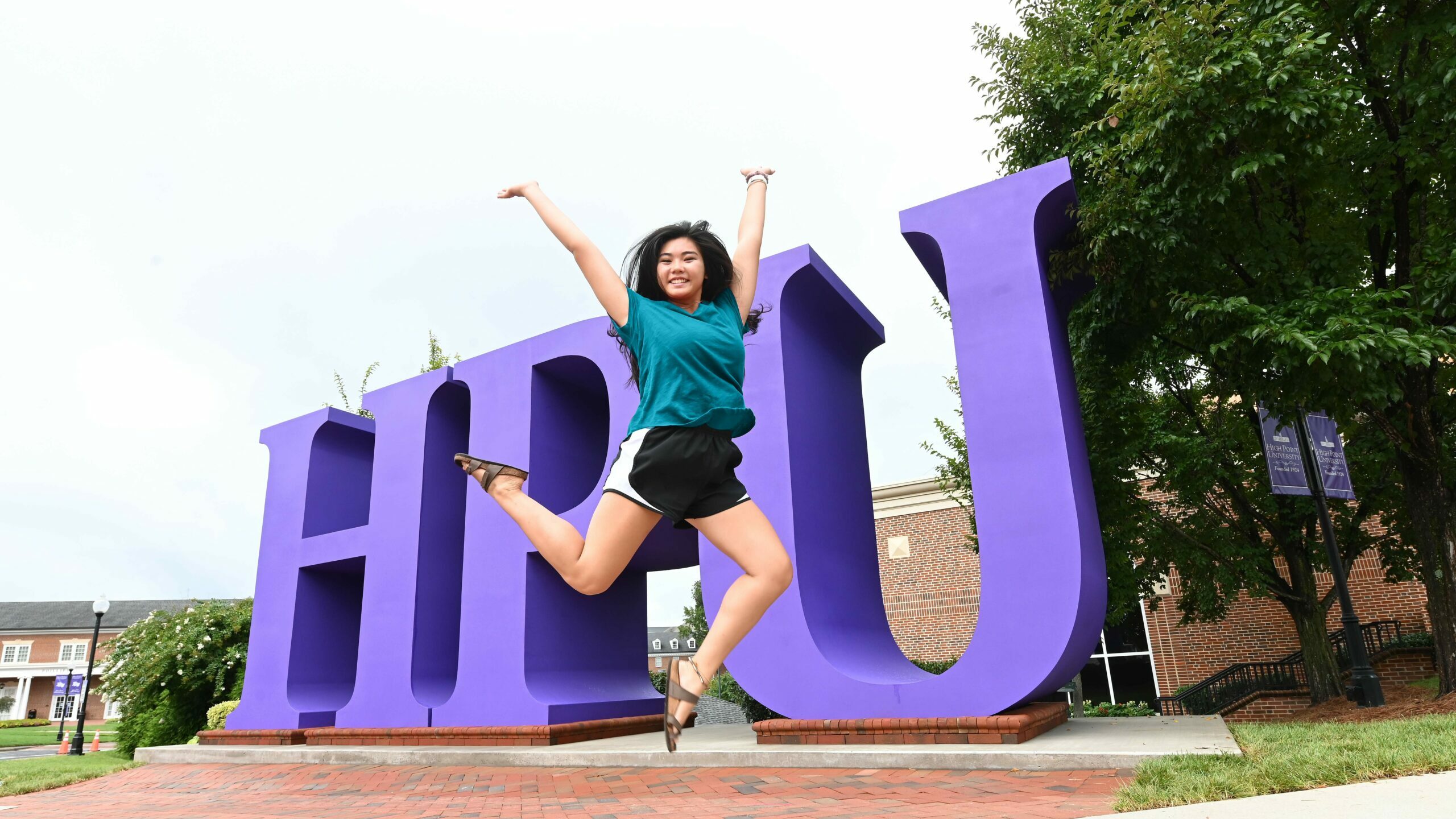 Want to Experience the Best University Tour?