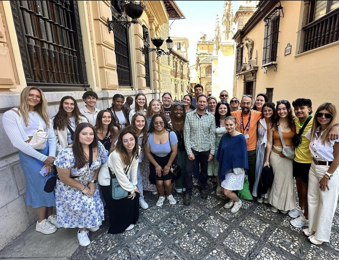 Students visited la Capilla Real de Granada, a majestic site that holds centuries of Spanish royalty and heritage.