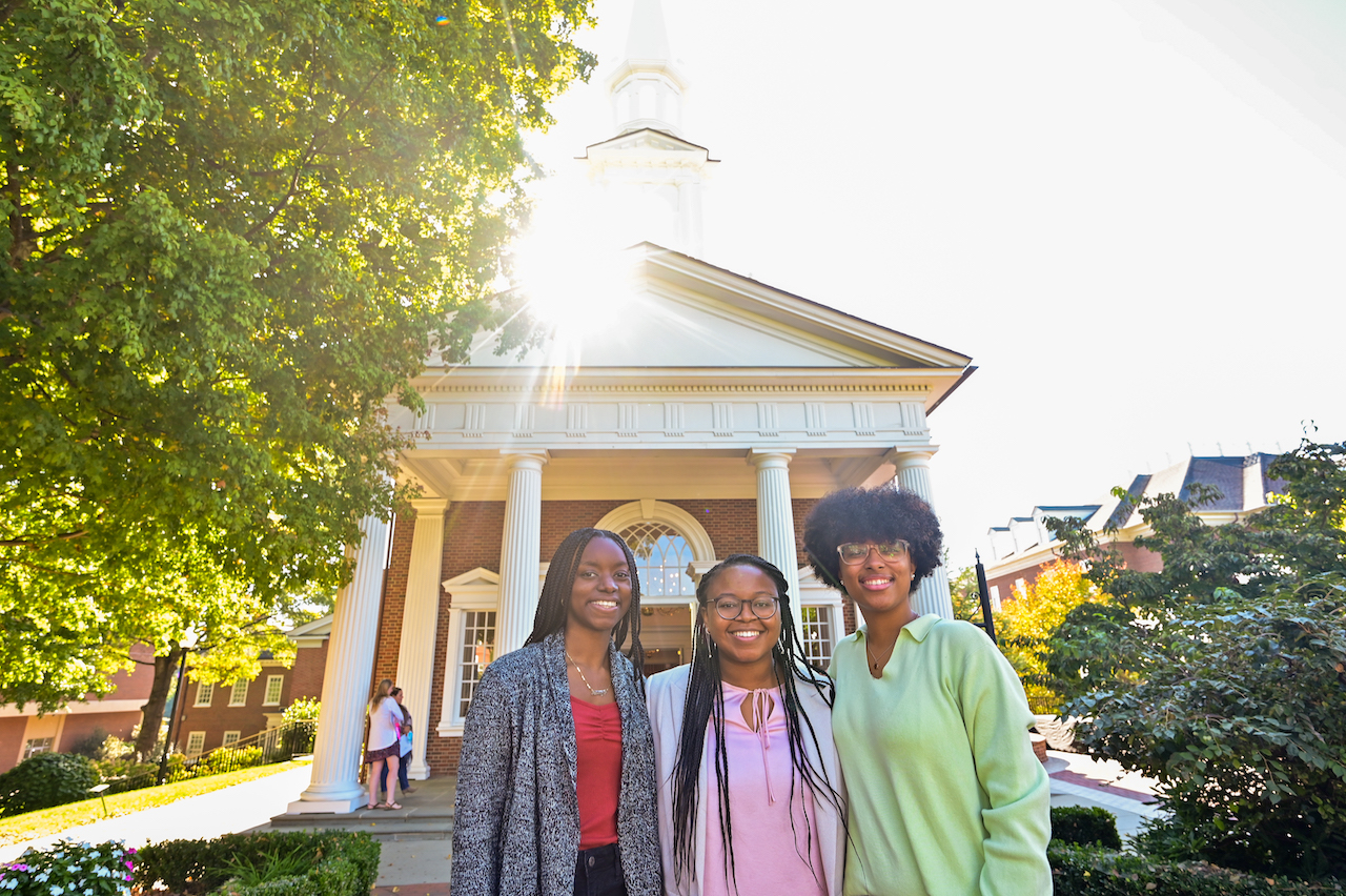 Students outside of Chapel
