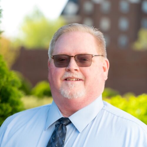 23.04.10 steve burrell headshot highpoint university