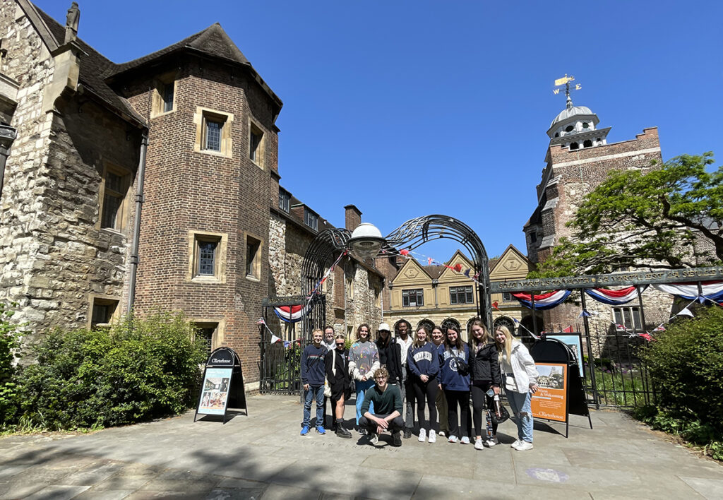 HPU students tour Tudor London.
