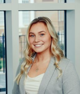 Sydney Donohue headshot